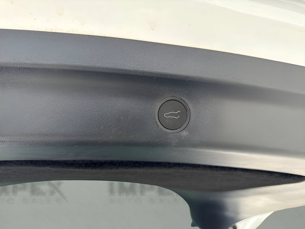 Used 2025 Tesla Model Y Performance AWD/4WD image 22