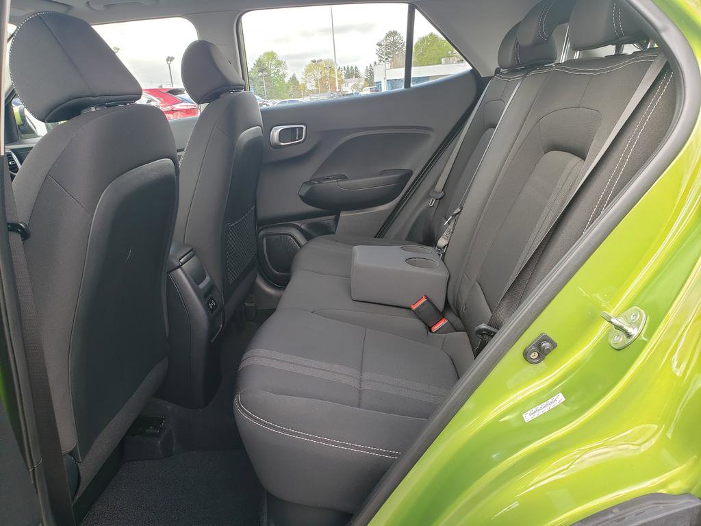 Used 2024 Hyundai Venue SEL FWD image 12