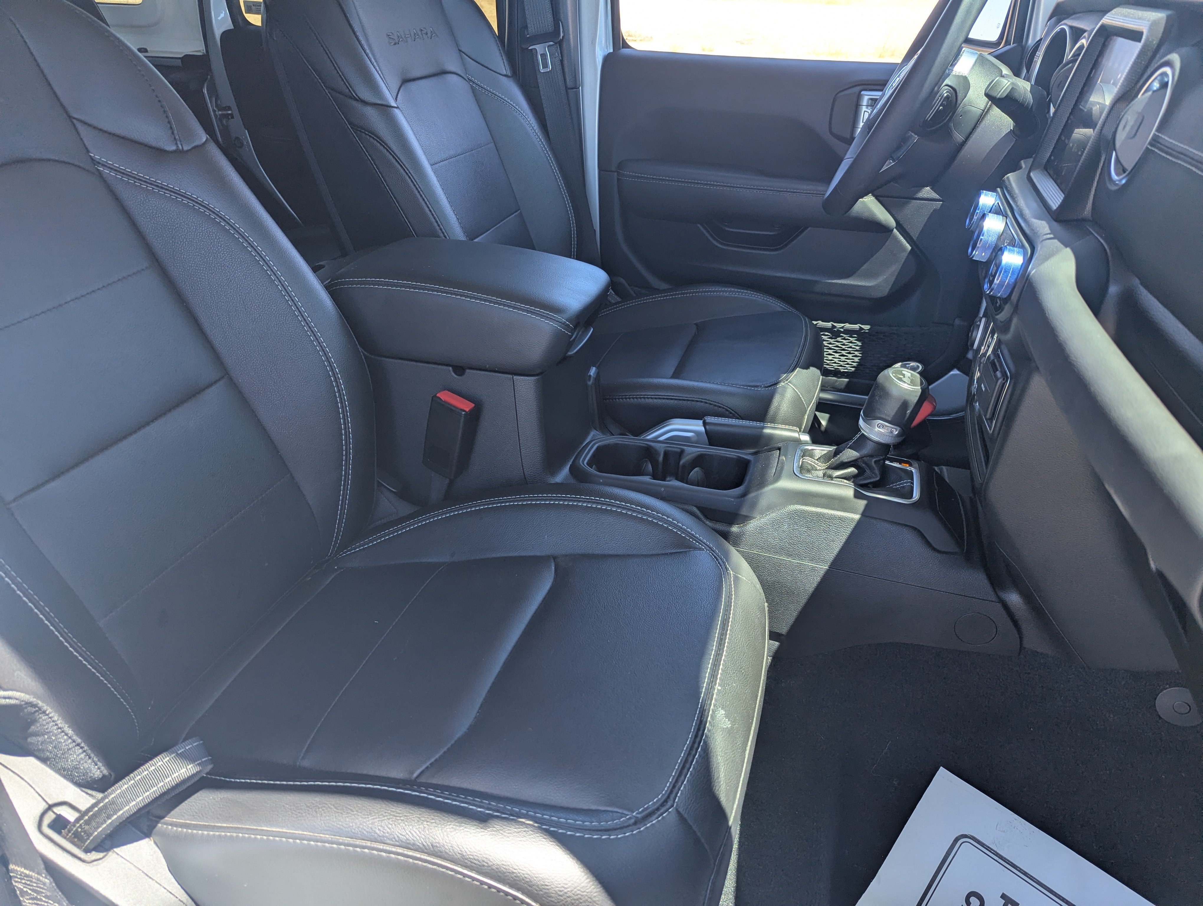 Used 2023 Jeep Wrangler Unlimited Sahara AWD/4WD image 10