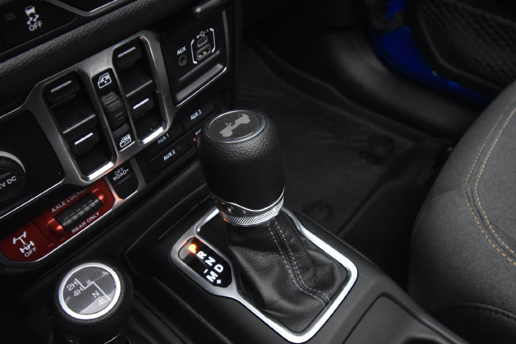 Used 2025 Jeep Wrangler Unlimited Sport AWD/4WD image 19