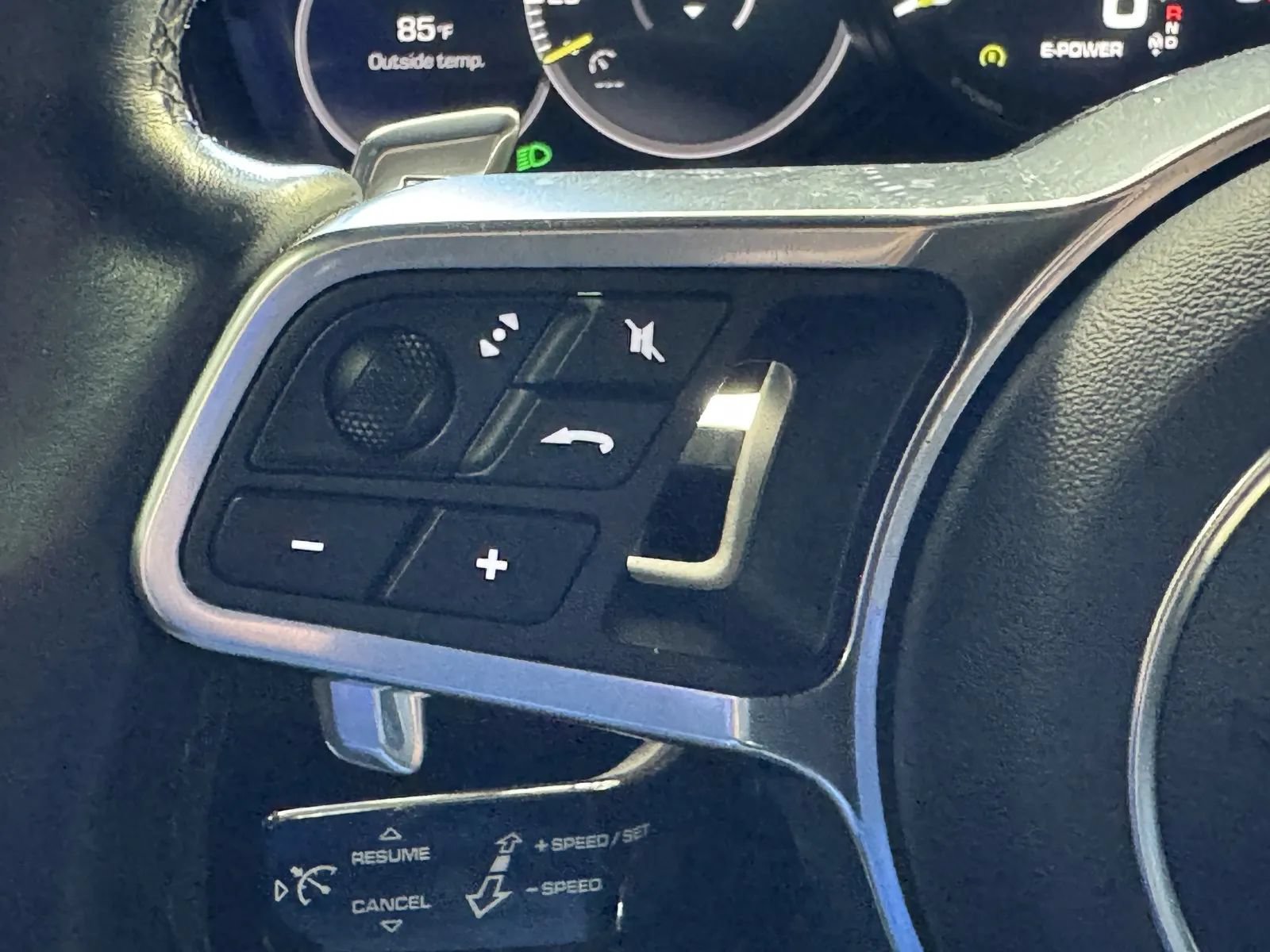 Used 2019 Porsche Panamera 4 AWD/4WD image 17