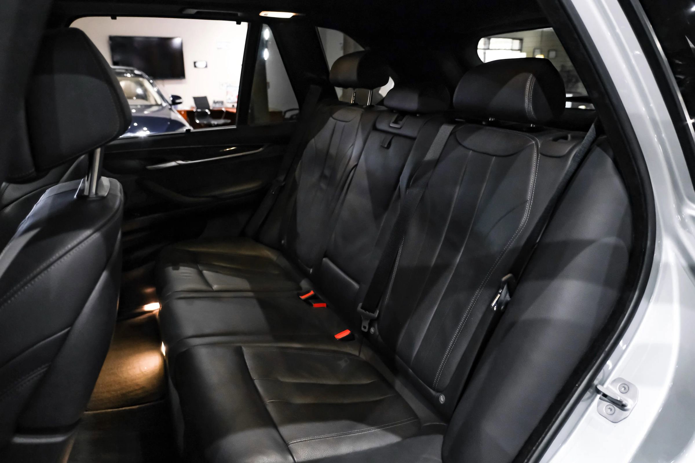 Used 2018 BMW X5 xDrive50i AWD/4WD image 39