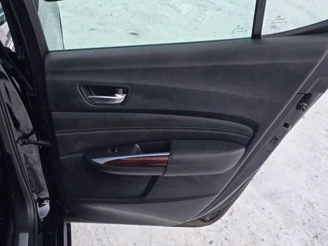 Used 2017 Acura TLX image 15