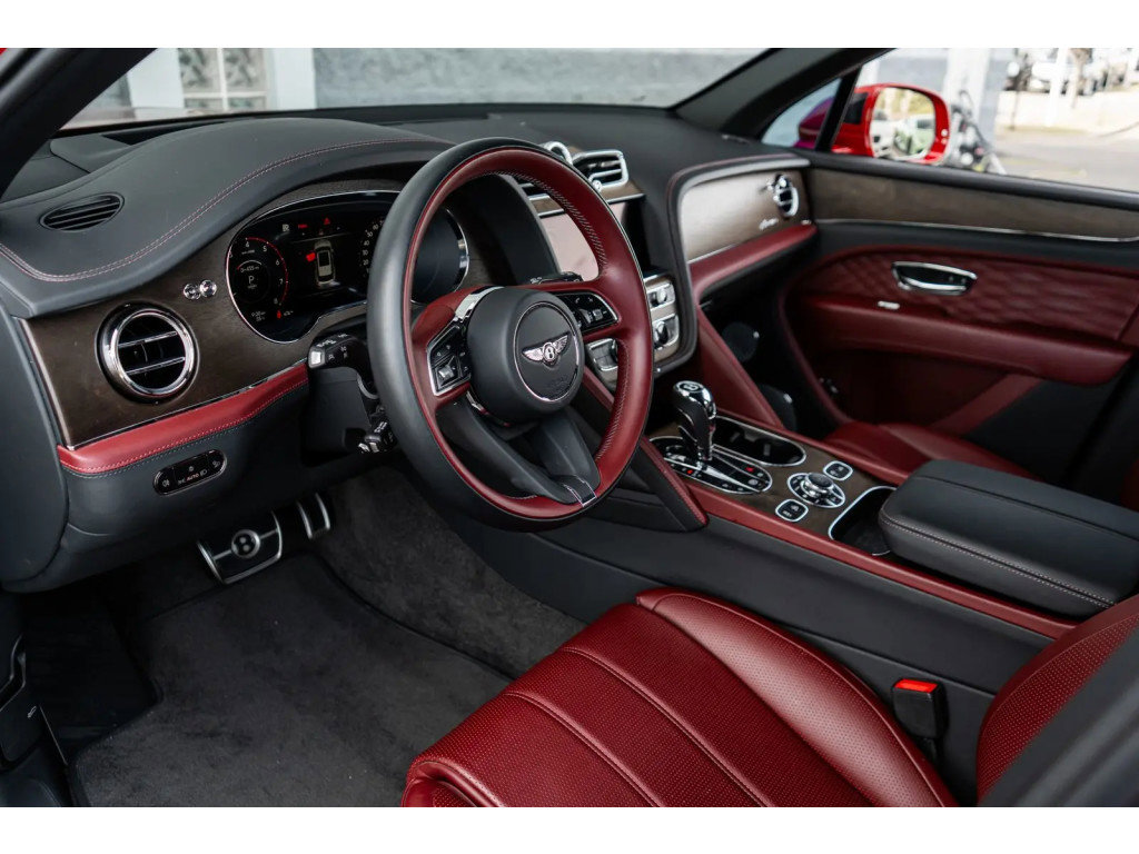 Used 2024 Bentley Bentayga Extended Wheelbase image 50