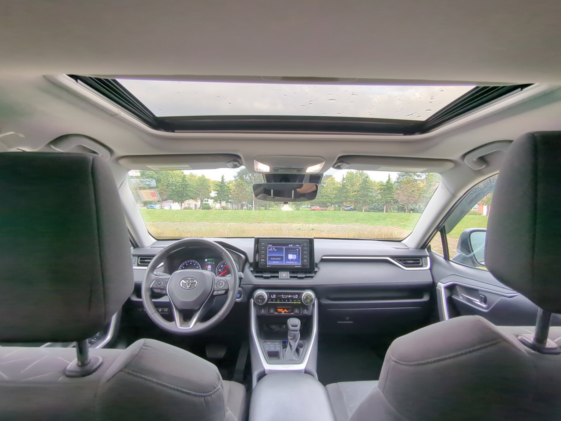 Used 2022 Toyota RAV4 XLE w/ Convenience Package AWD/4WD image 17