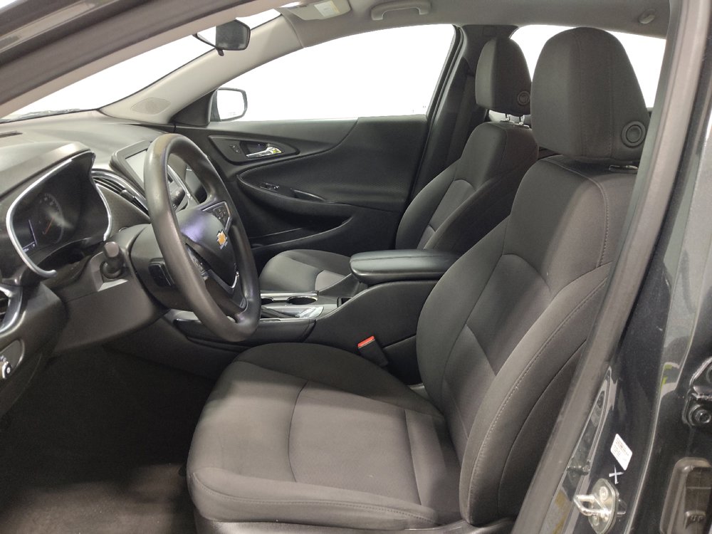 Used 2018 Chevrolet Malibu LT FWD image 17