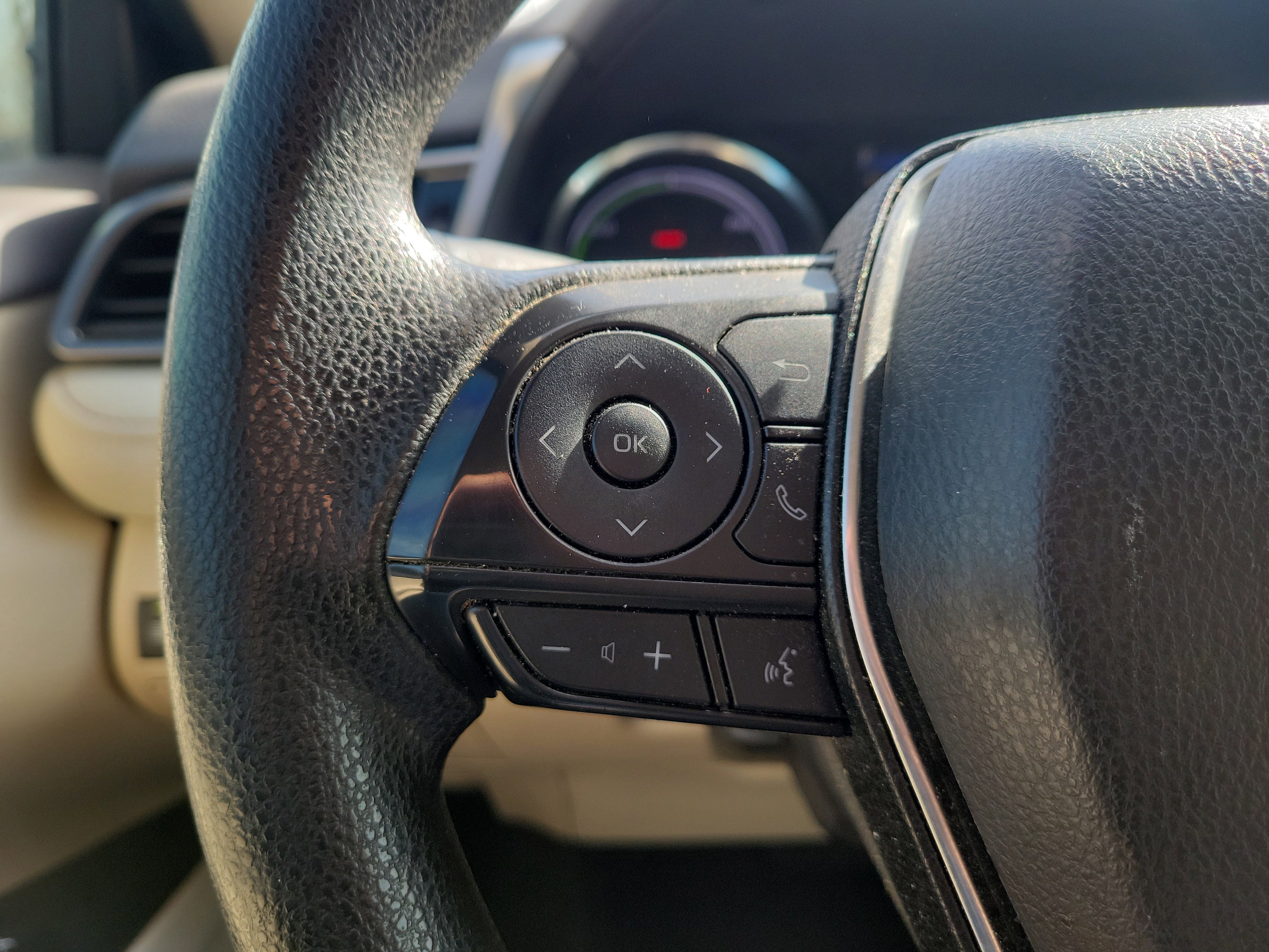 Used 2019 Toyota Camry LE w/ Sunroof Package image 20