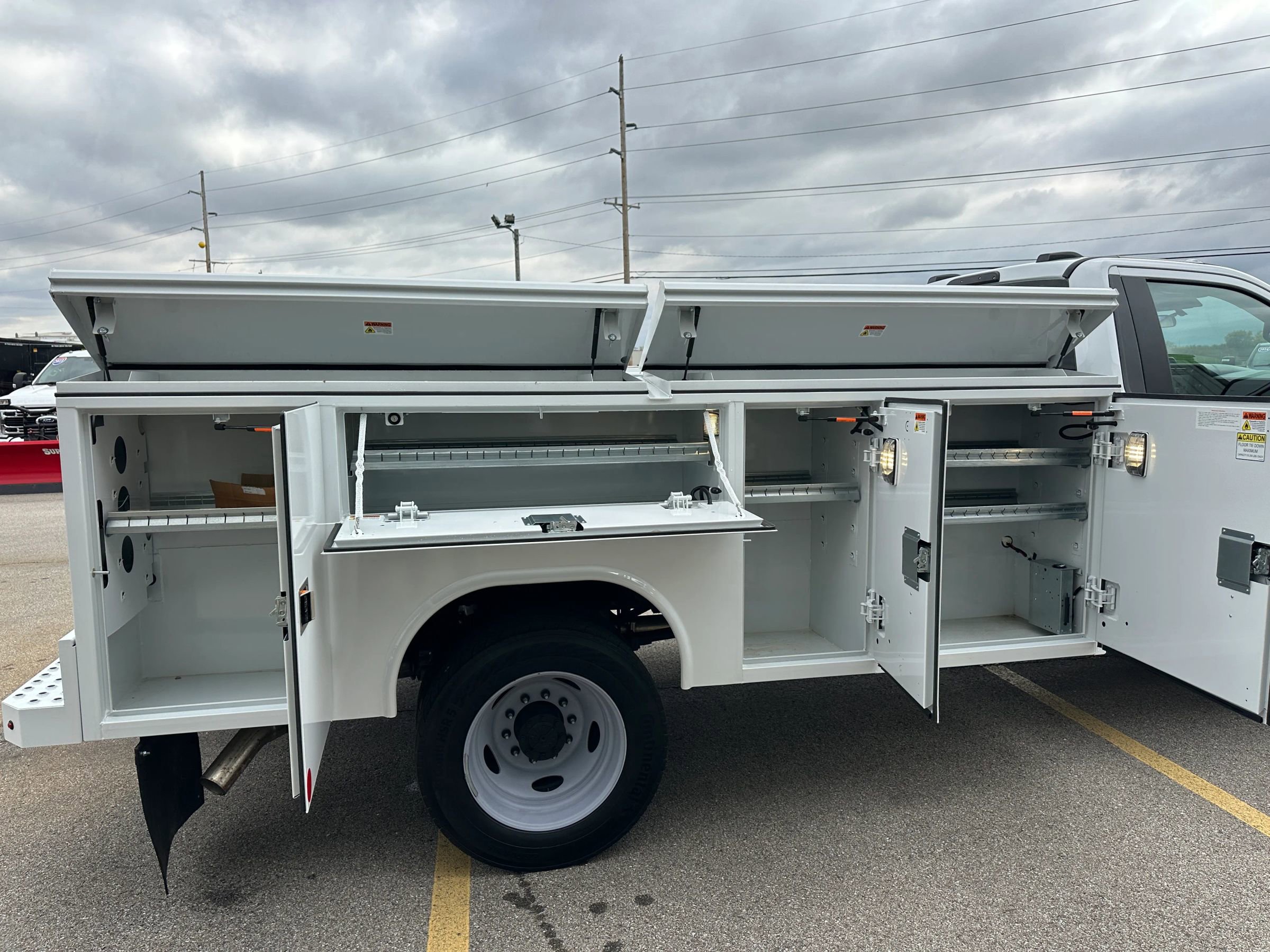 Used 2024 Ford F550 2WD Regular Cab Super Duty image 2