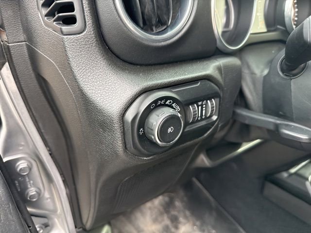 Used 2018 Jeep Wrangler Unlimited Sahara image 18