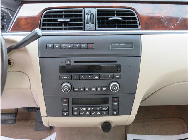 Used 2009 Buick LaCrosse CXL w/ Driver Confidence Package FWD image 6