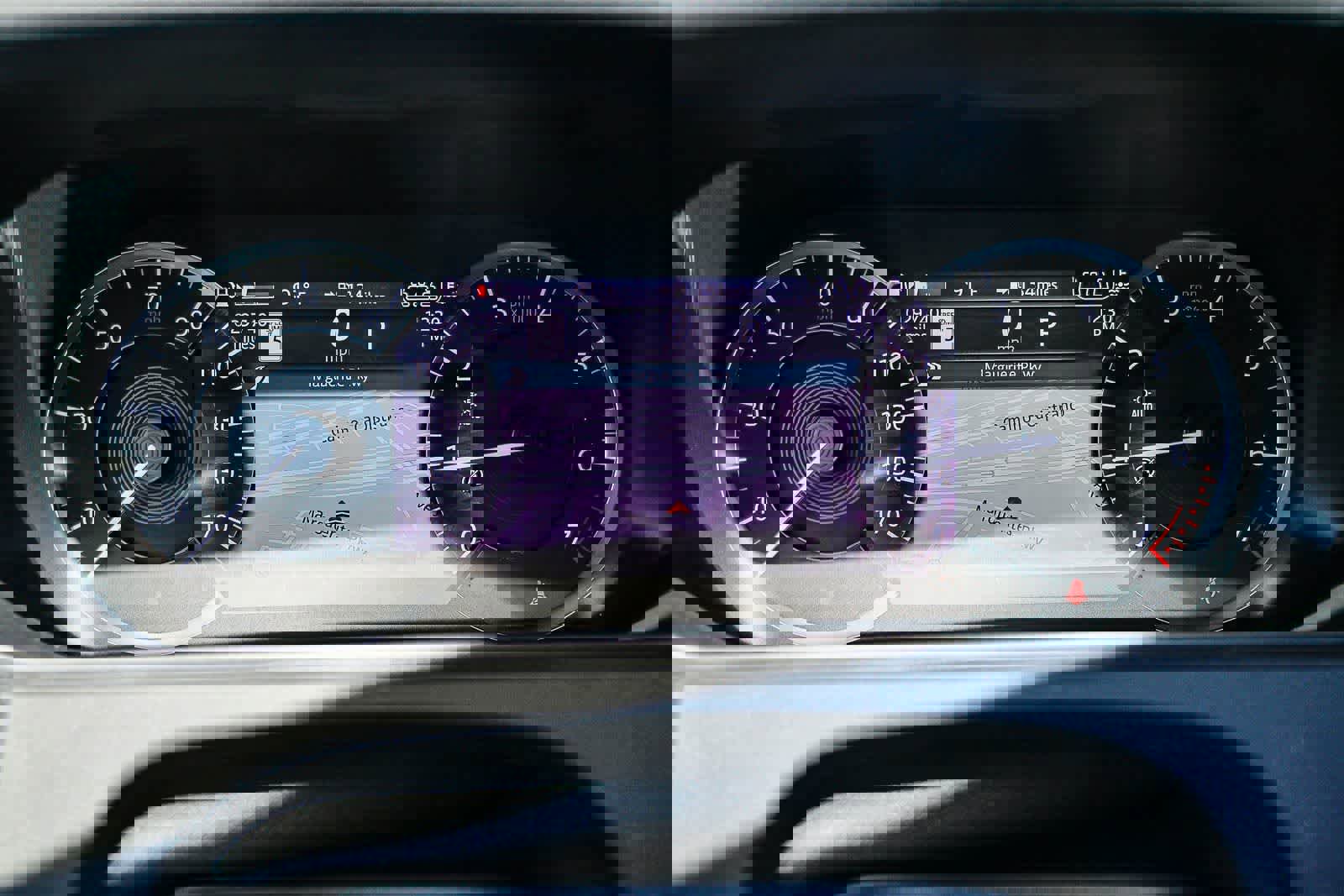 Used 2023 Land Rover Range Rover Velar HST image 25