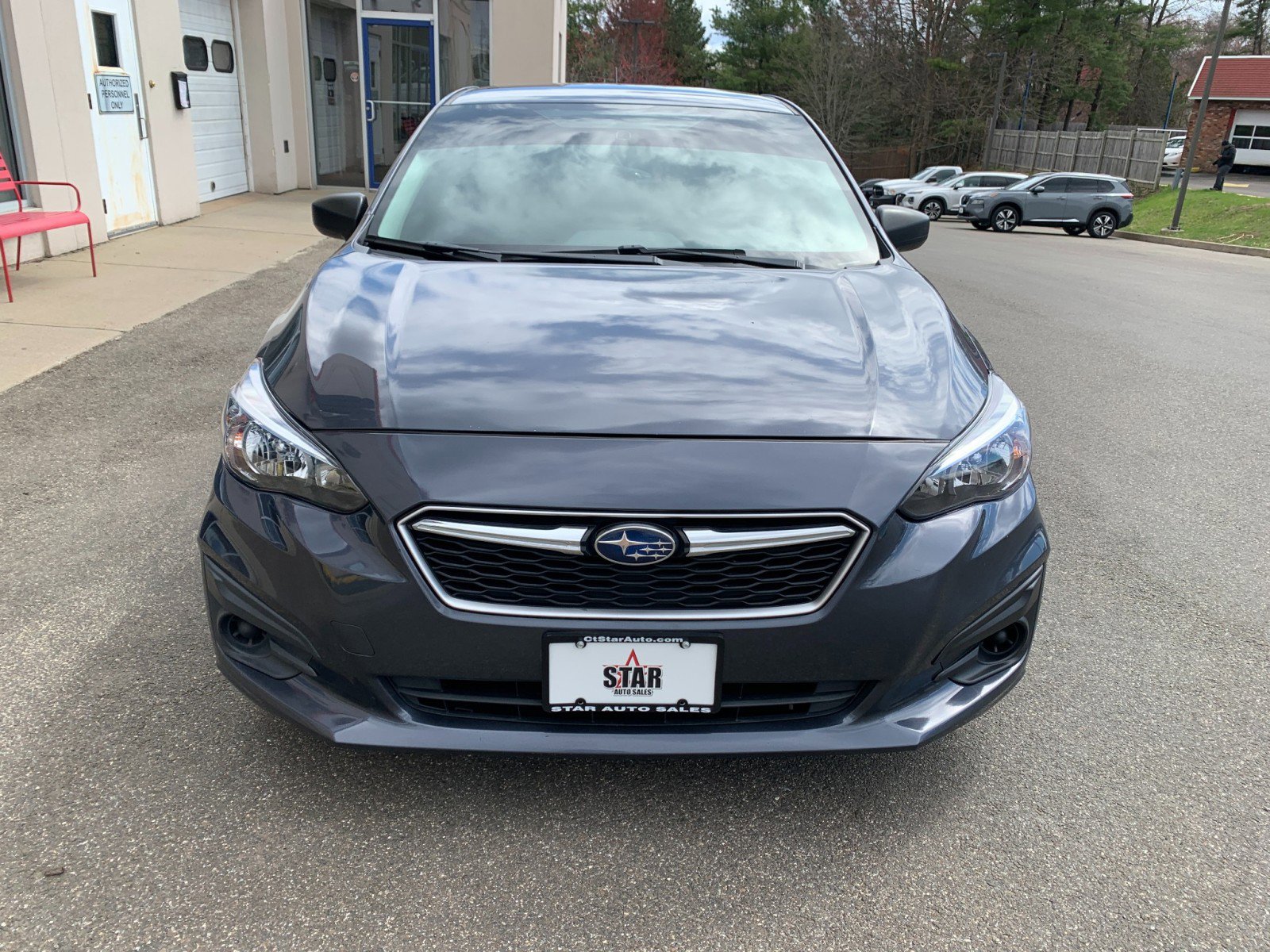 Used 2017 Subaru Impreza 2.0i image 2
