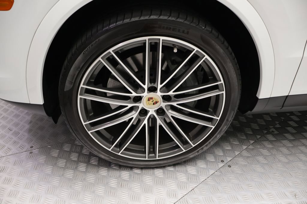 Used 2023 Porsche Cayenne S AWD/4WD image 4