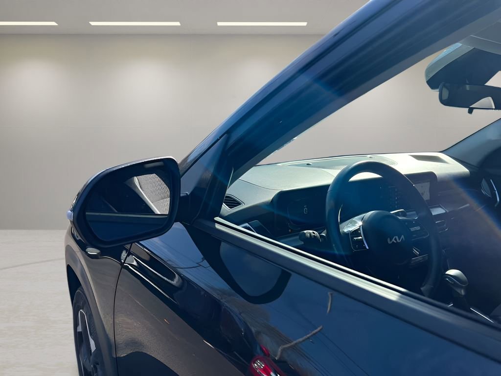 Used 2025 Kia Seltos S FWD image 27