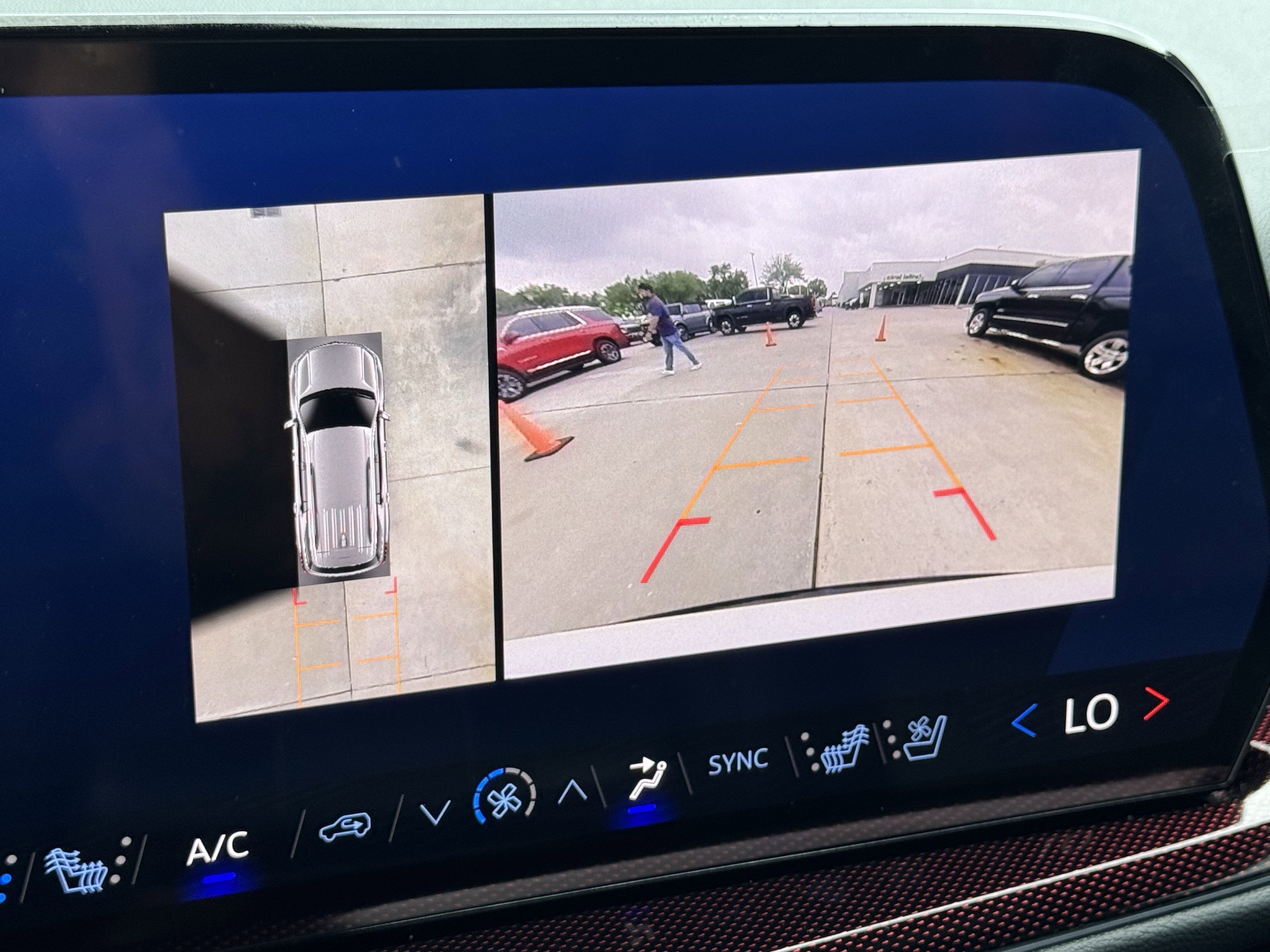 Used 2024 Chevrolet Traverse RS AWD/4WD image 19