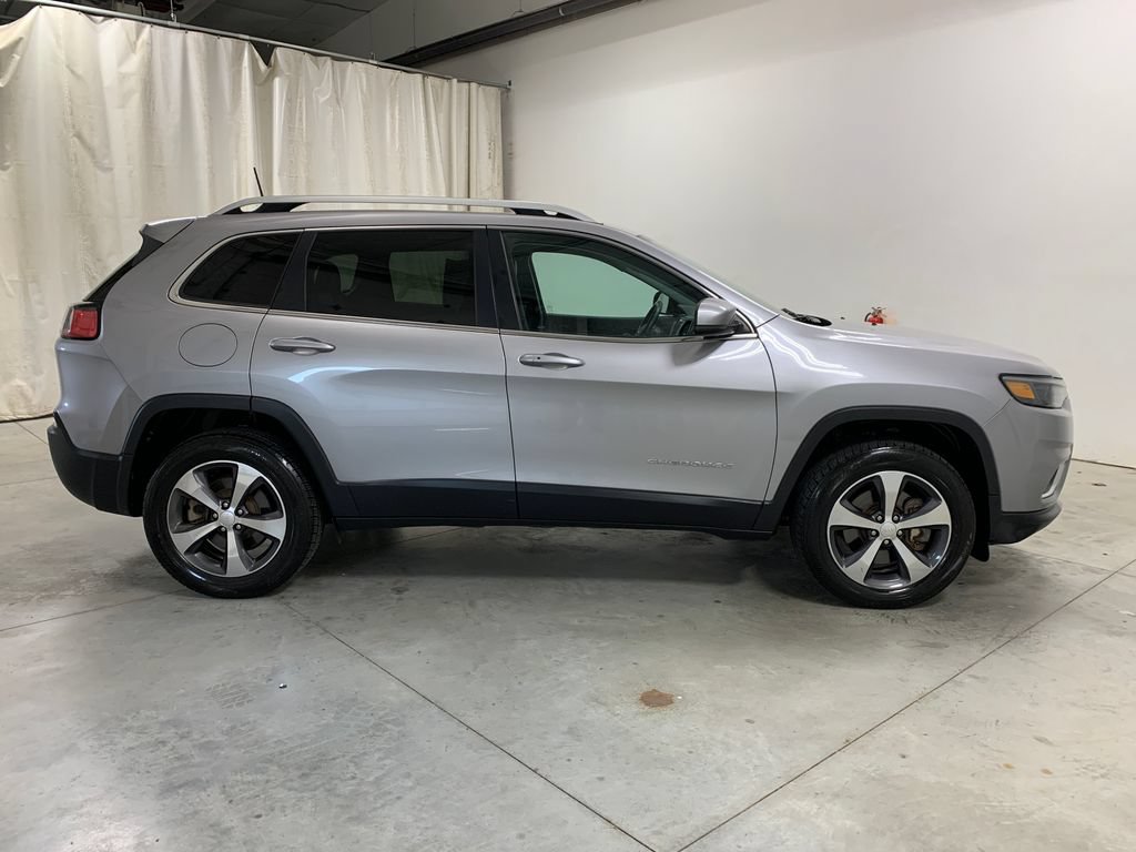 Used 2019 Jeep Cherokee Limited AWD/4WD image 29