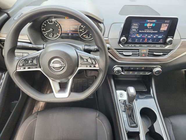 Used 2023 Nissan Altima 2.5 SV FWD image 11