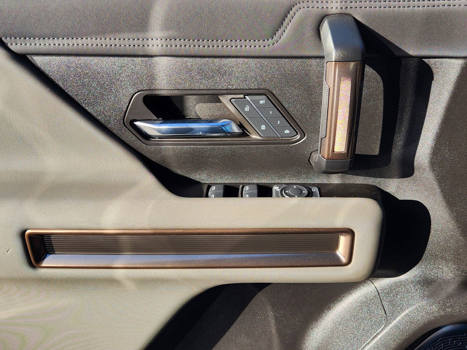 New 2025 GMC Hummer EV 2X image 25