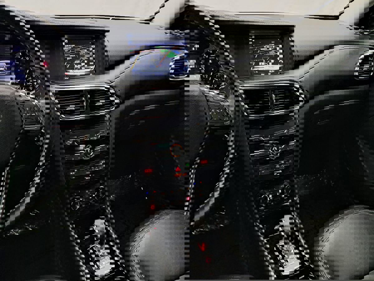 Used 2018 INFINITI QX30 AWD image 15