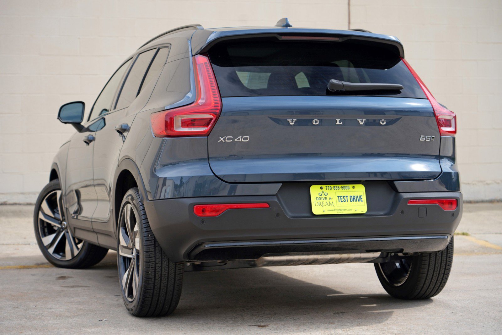 Used 2026 Volvo XC40 B5 Ultra w/ Climate Package AWD/4WD image 6