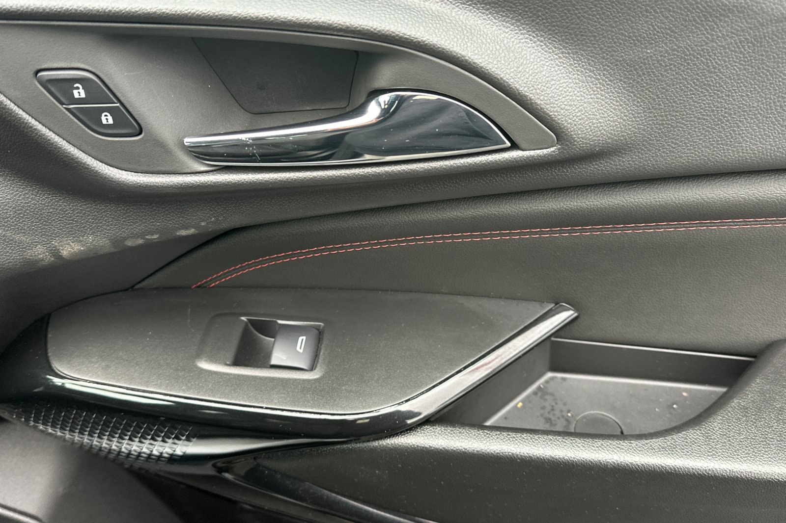 Used 2025 Chevrolet Trax RS w/ Driver Confidence Package image 21