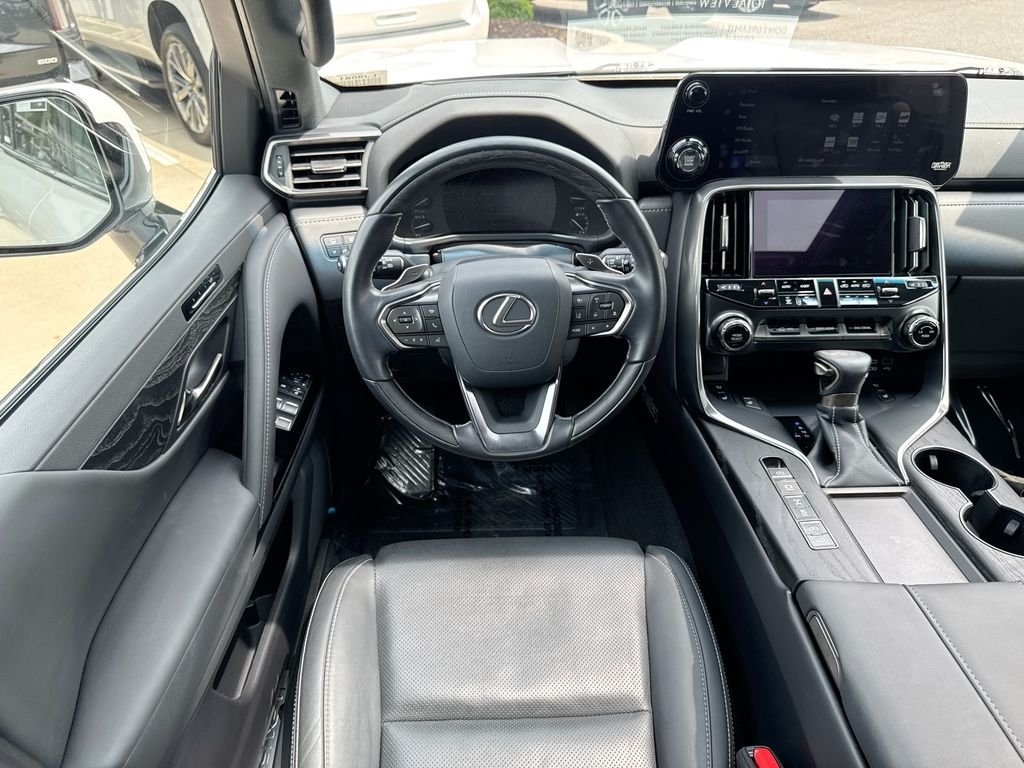 Used 2024 Lexus LX 600 4WD w/ Luxury Package image 12