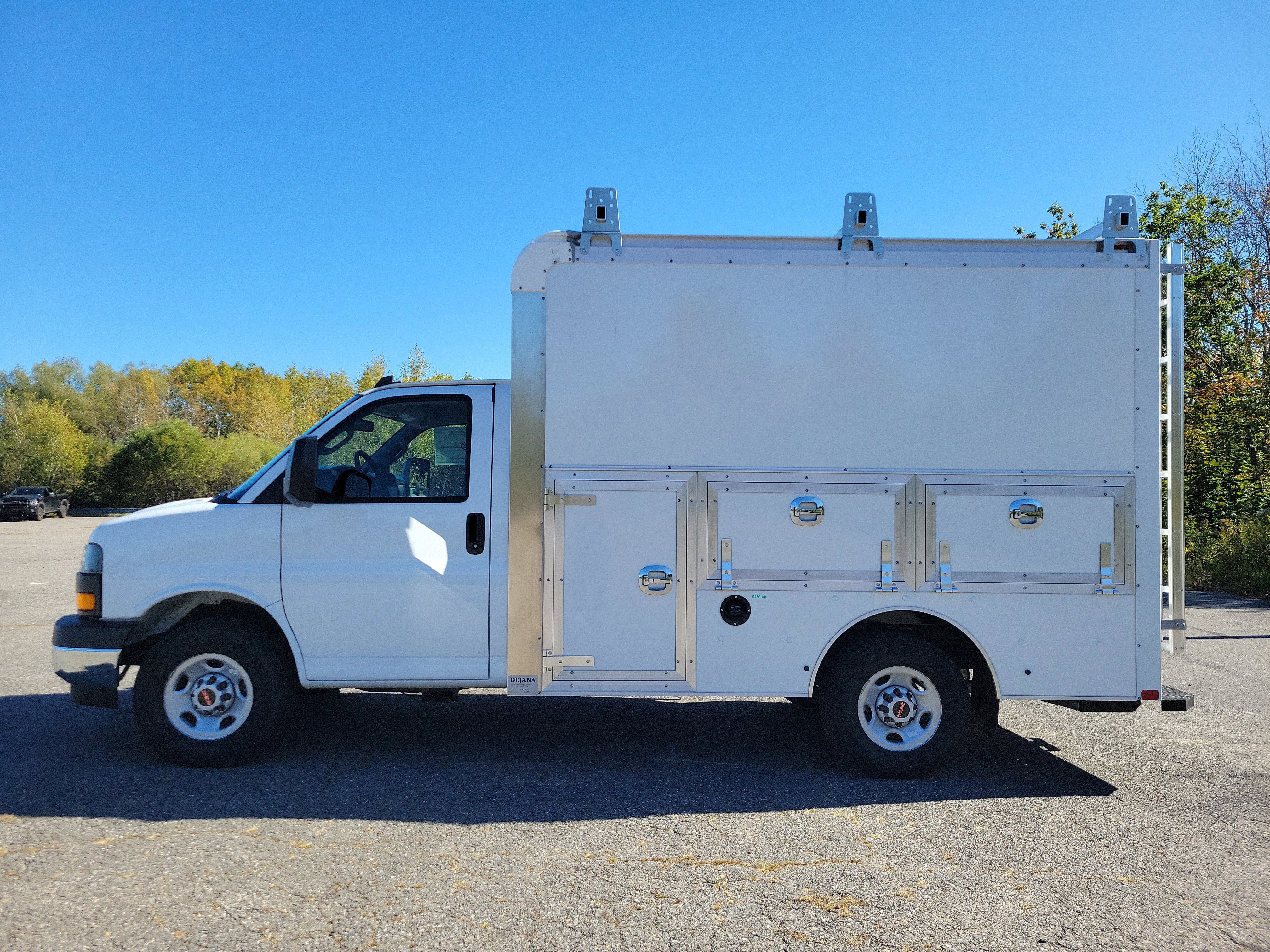 New 2025 GMC Savana 3500 w/ Power Convenience Package image 2