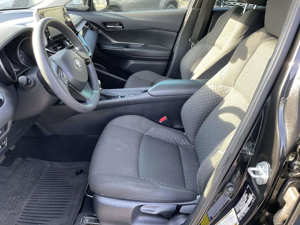 Used 2021 Toyota C-HR LE image 27
