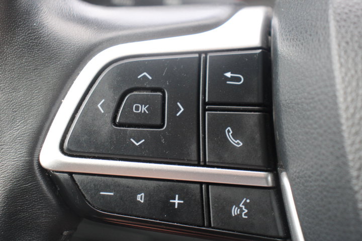 Used 2022 Toyota Highlander LE AWD/4WD image 24