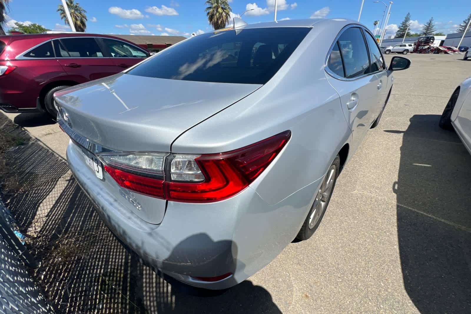 Used 2016 Lexus ES 350 w/ Premium Package w/Wood Trim image 4