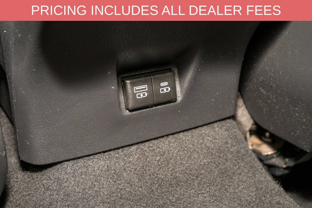 Used 2025 Toyota Camry SE FWD image 7