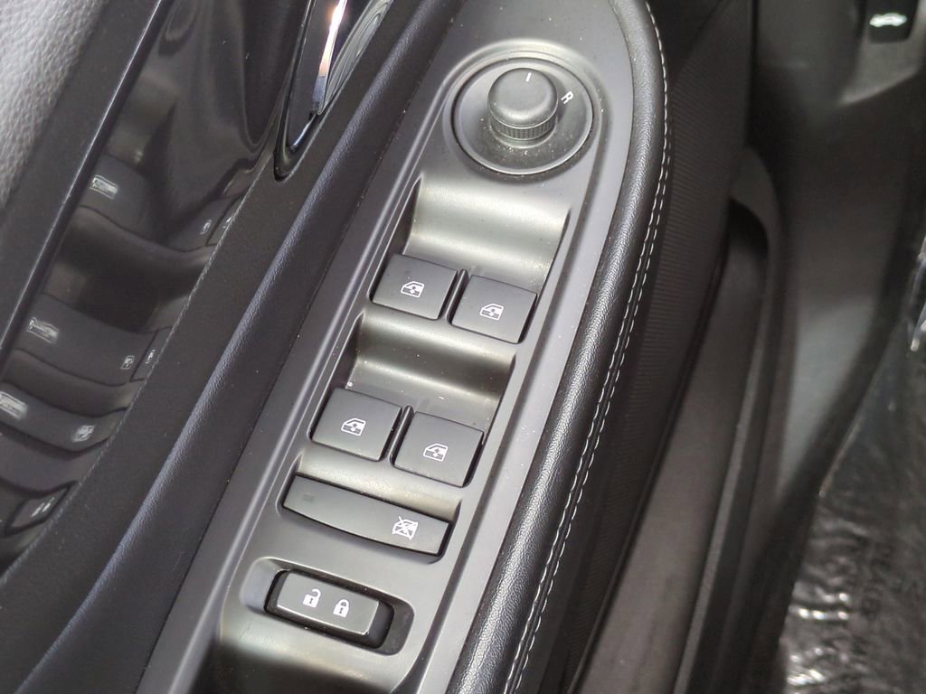 Used 2021 Buick Encore Preferred image 21