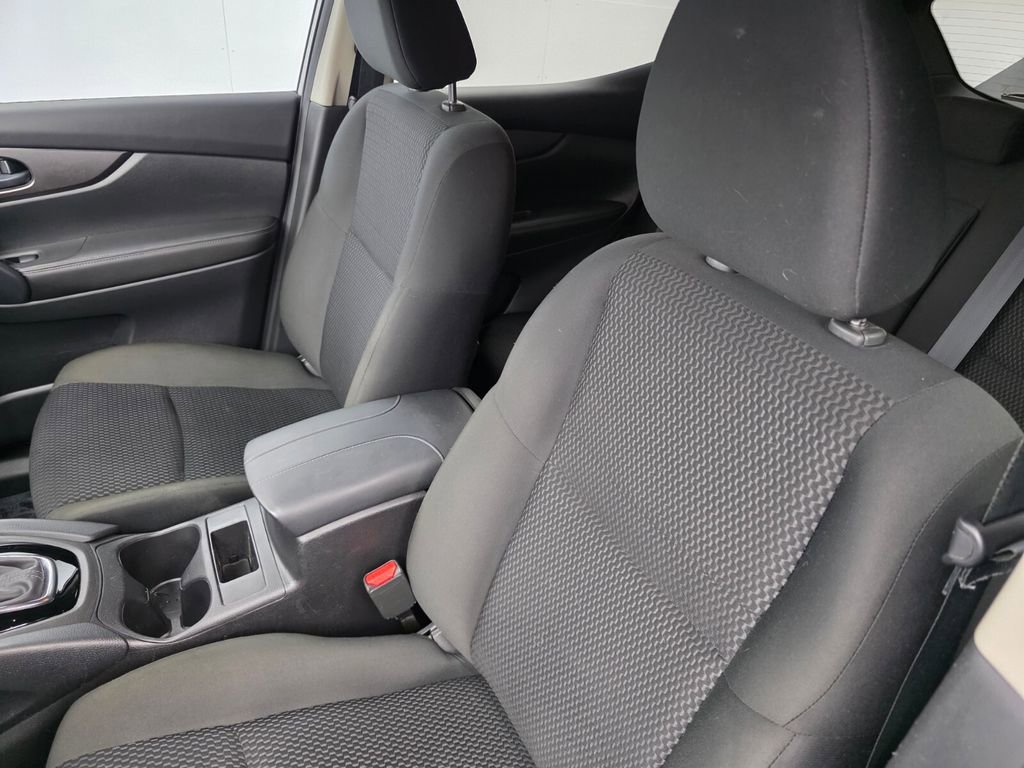 Used 2021 Nissan Rogue Sport S image 11