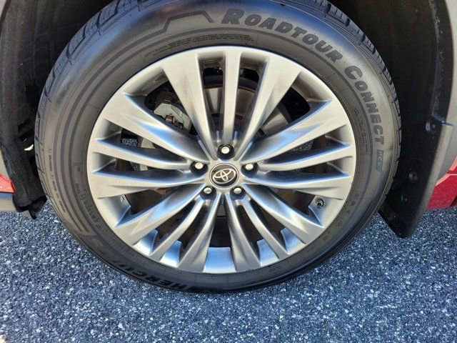 Used 2022 Toyota Highlander Platinum image 17