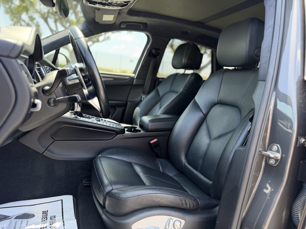 Used 2018 Porsche Macan Turbo AWD/4WD image 11
