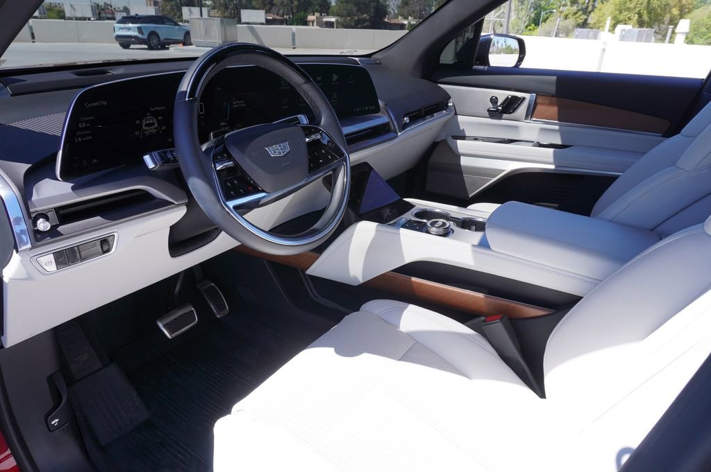 Certified 2026 Cadillac Vistiq Luxury image 18