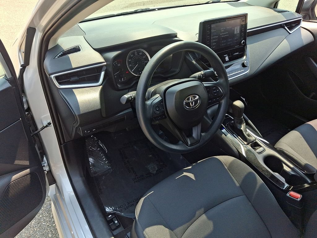 Used 2022 Toyota Corolla LE FWD image 25