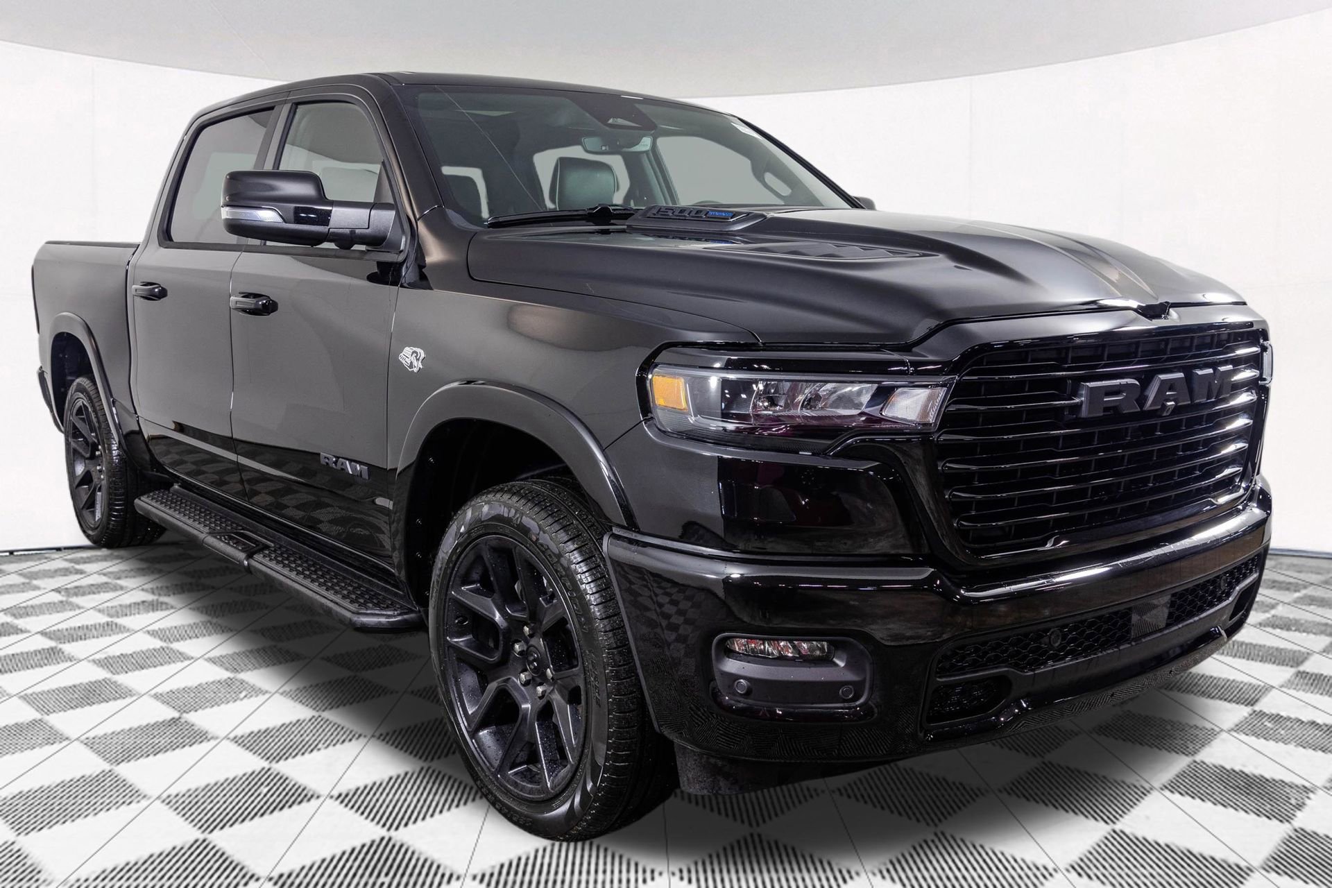New 2026 RAM 1500 Laramie AWD/4WD image 14