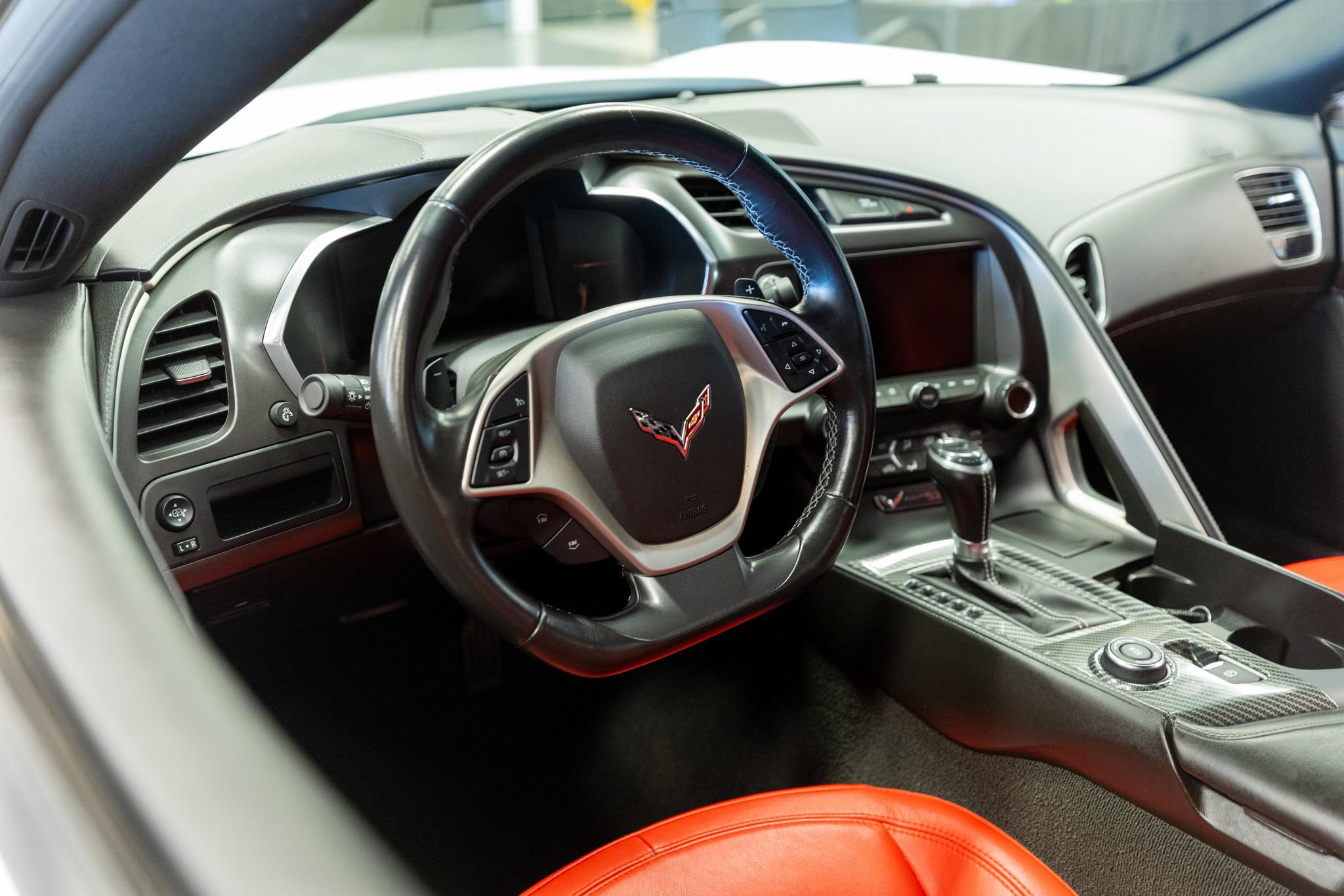 Used 2018 Chevrolet Corvette Stingray Coupe w/ 1LT RWD image 10