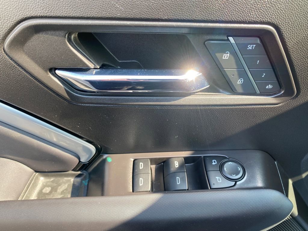 Used 2024 Chevrolet Colorado Z71 w/ Z71 Convenience Package 2 image 14