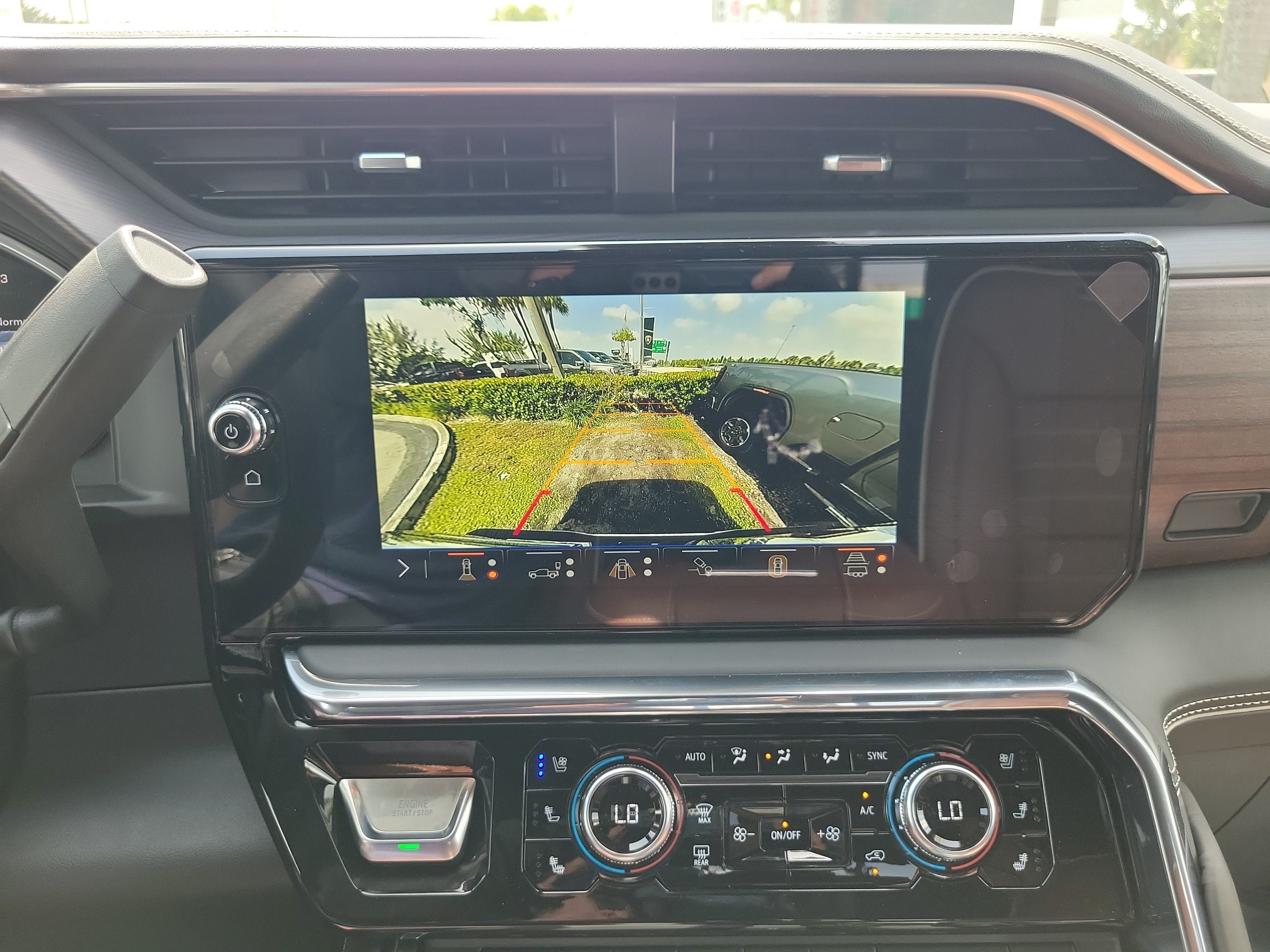 New 2026 GMC Sierra 3500 Denali Ultimate AWD/4WD image 13
