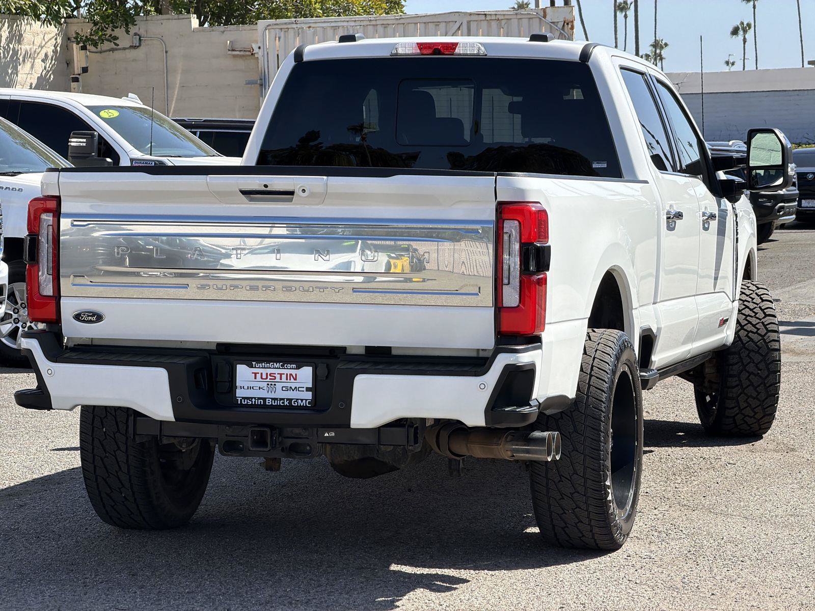 Used 2023 Ford F350 Platinum AWD/4WD image 5