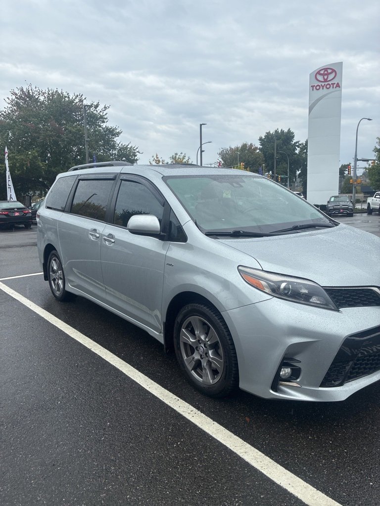 Certified 2019 Toyota Sienna SE