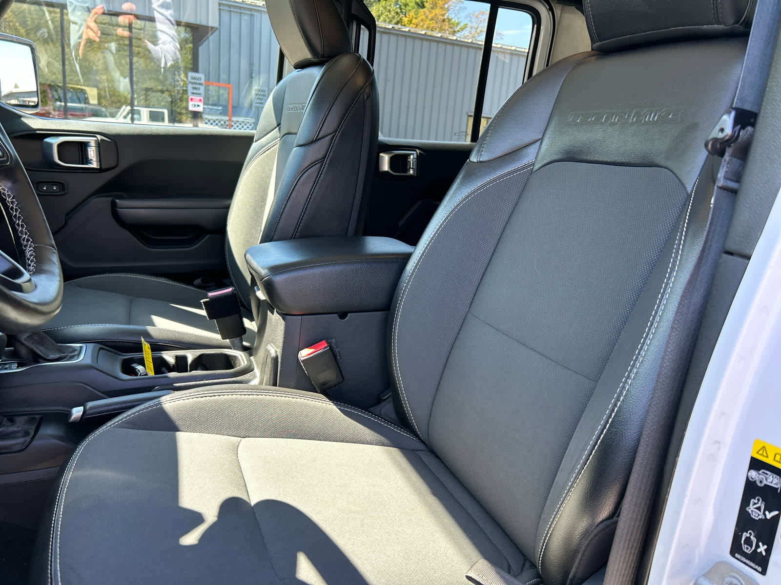 Used 2021 Jeep Gladiator Sport image 26