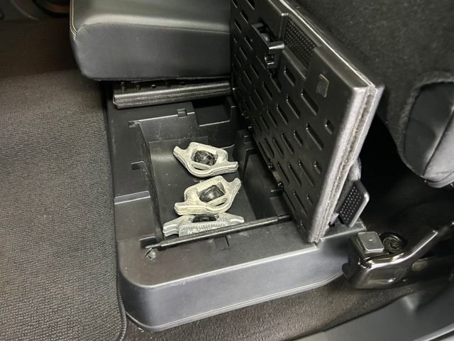 Used 2018 Nissan Titan SL w/ Midnight Edition image 28