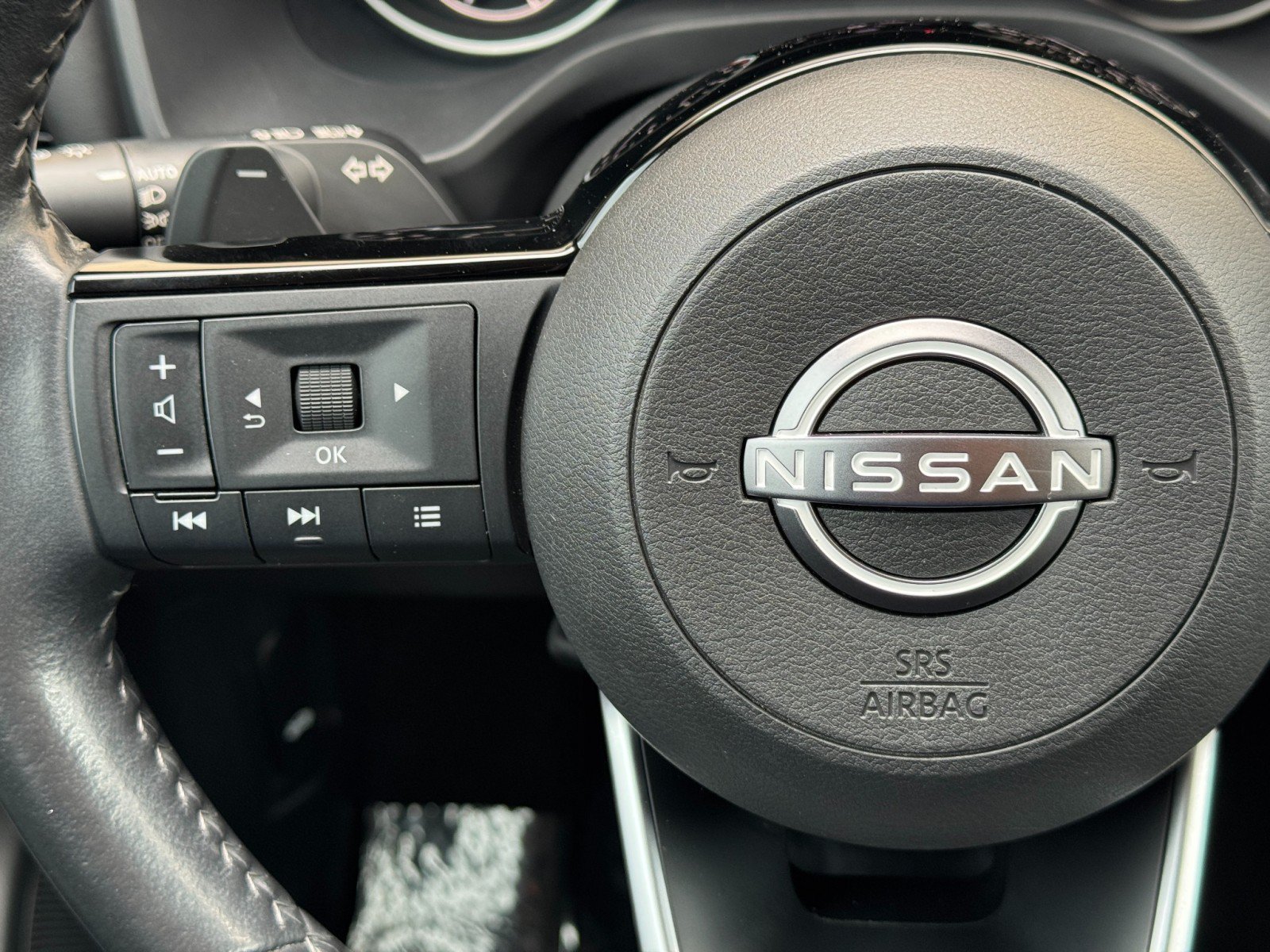 Used 2023 Nissan Rogue SL w/ SL Premium Package FWD image 21
