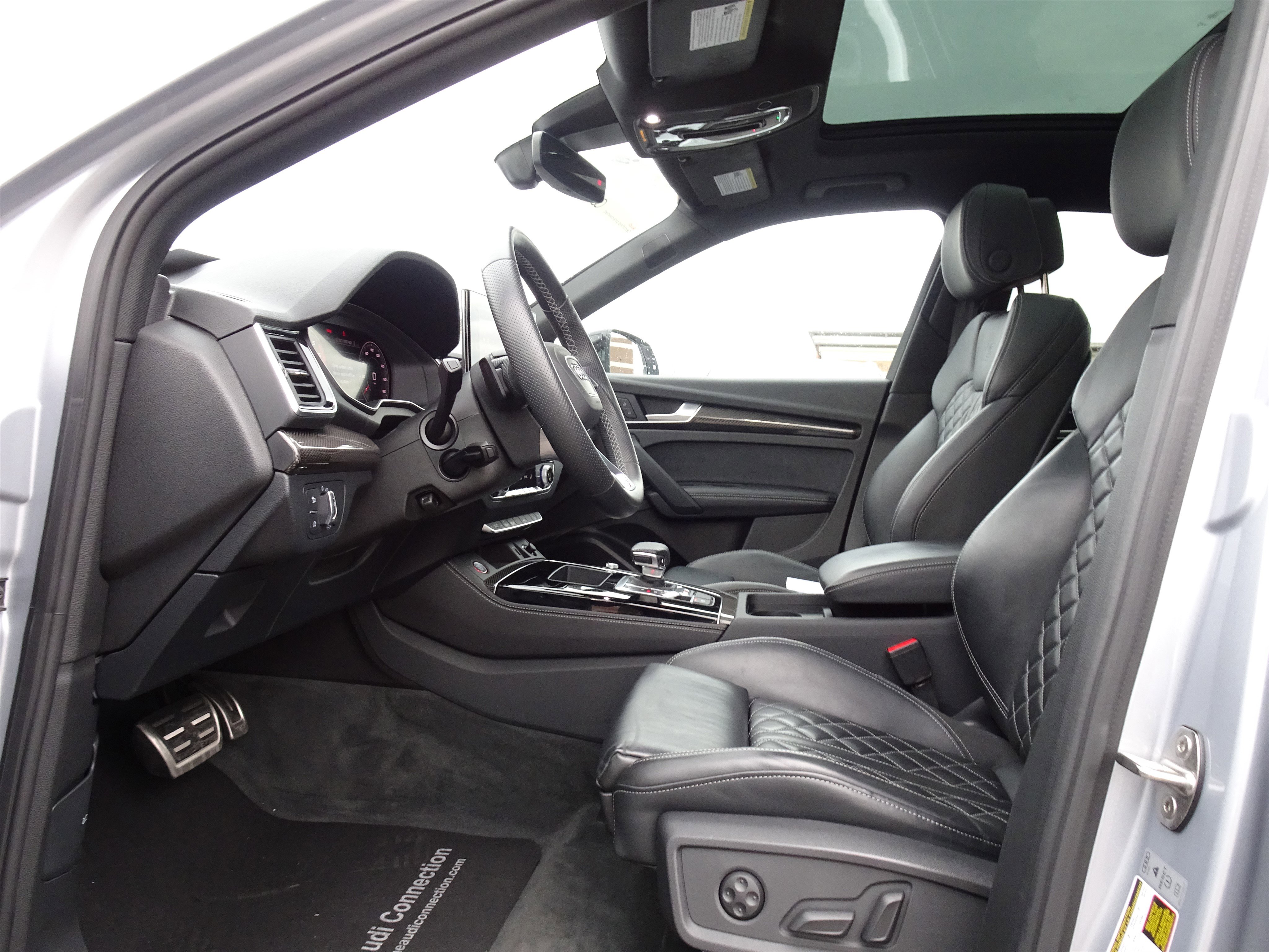 Certified 2023 Audi SQ5 Premium Plus w/ Premium Plus Package AWD/4WD image 9