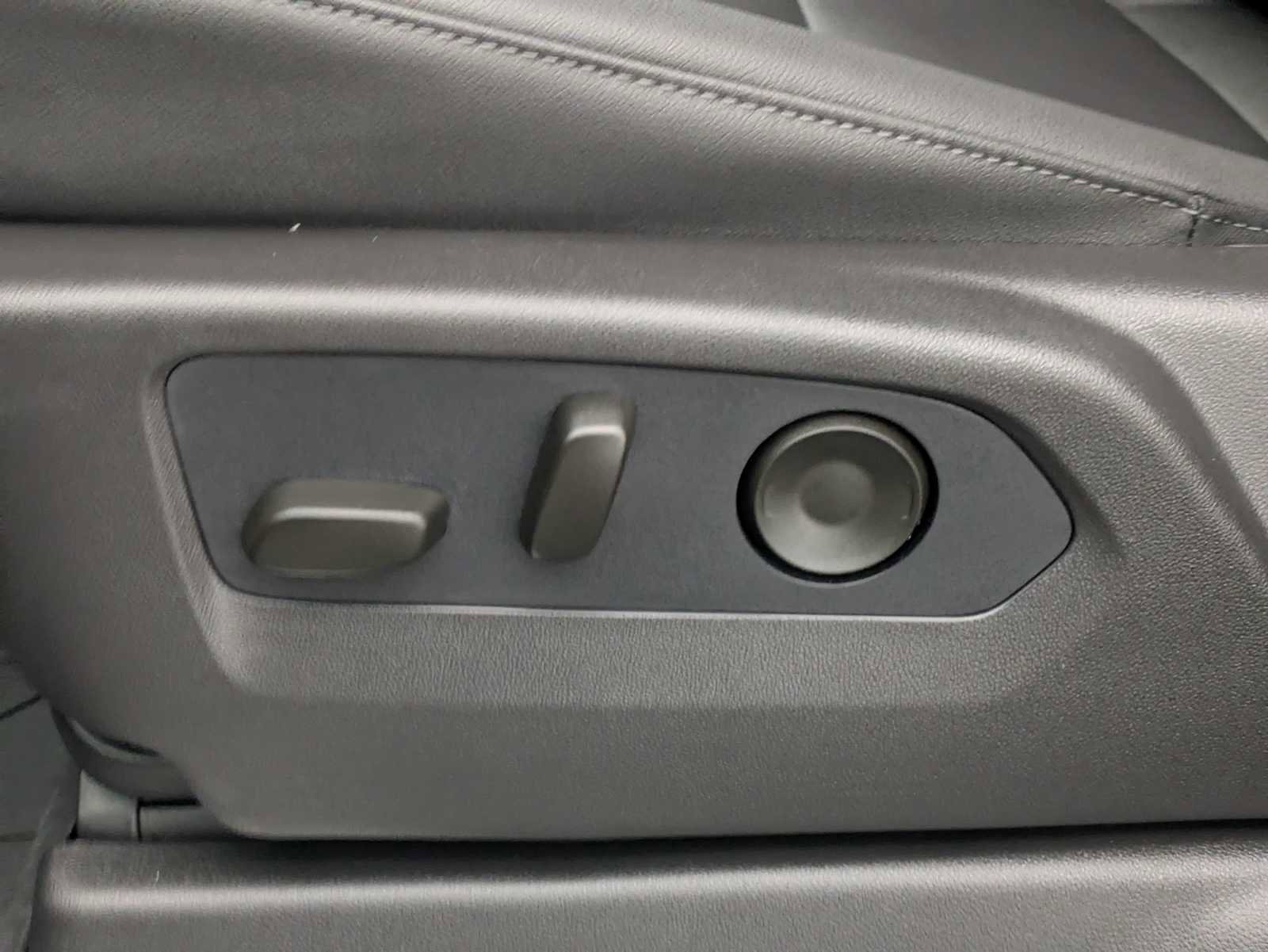 New 2026 Chevrolet Silverado 1500 LT w/ Leather Package image 19