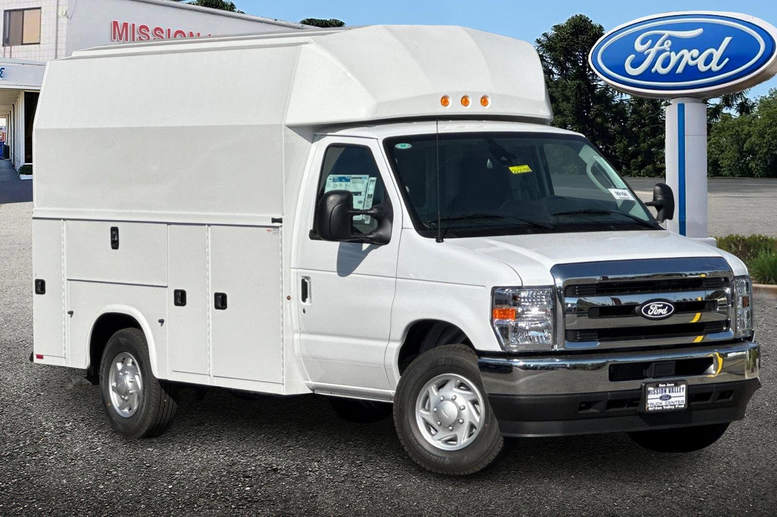 New 2026 Ford E-350 and Econoline 350 Super Duty w/ Power Equipment Group image 2