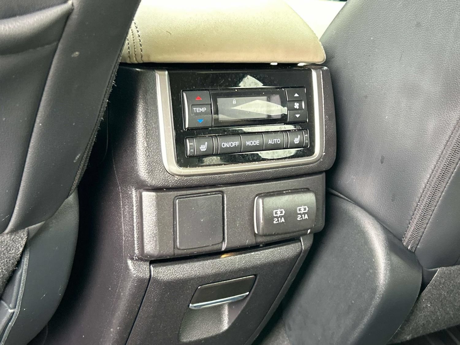 Used 2019 Subaru Ascent Limited w/ Popular Package #3 AWD/4WD image 18